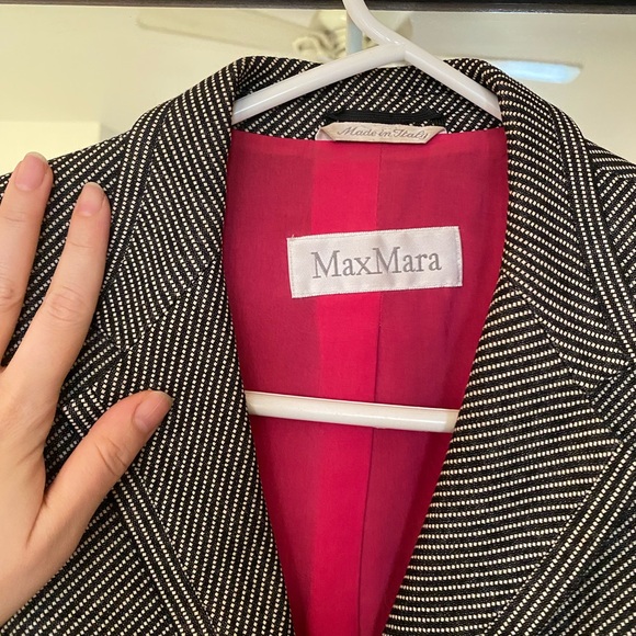 Vintage Max Mara pin striped blazer with hot pink silk Lining - Picture 3 of 10